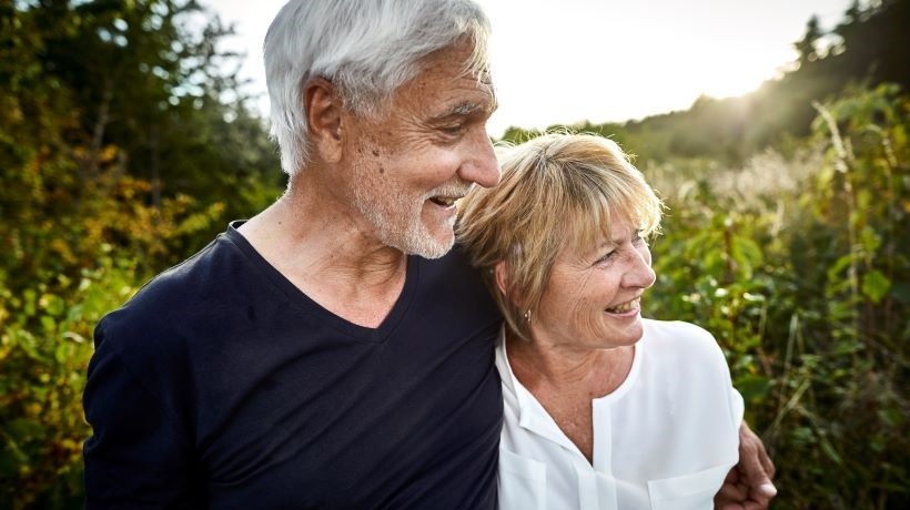 Un couple à la campagne pour illustrer notre présence en région